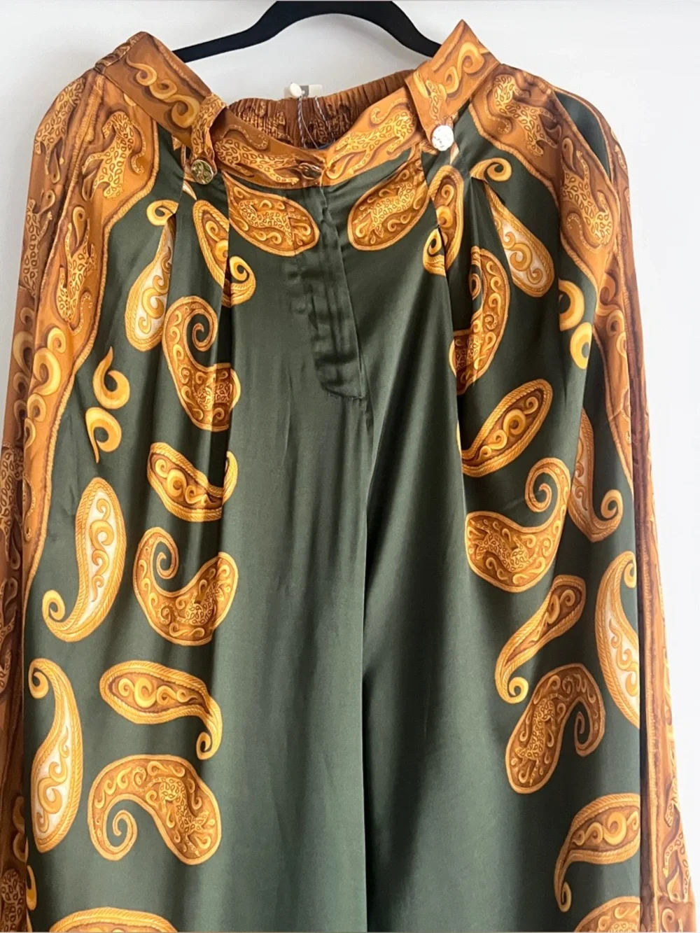 FARM Rio Olive Green Wide-Leg Pants with Golden Paisley Print Size Small NWT